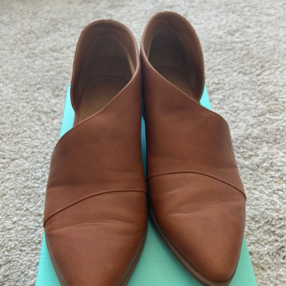Light brown shoes. Size 8 1/2